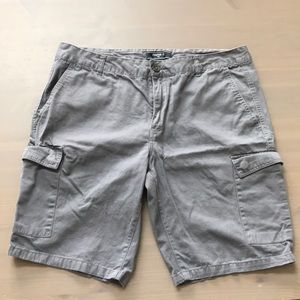Forever 21 Men Gray Cargo Shorts Size 36